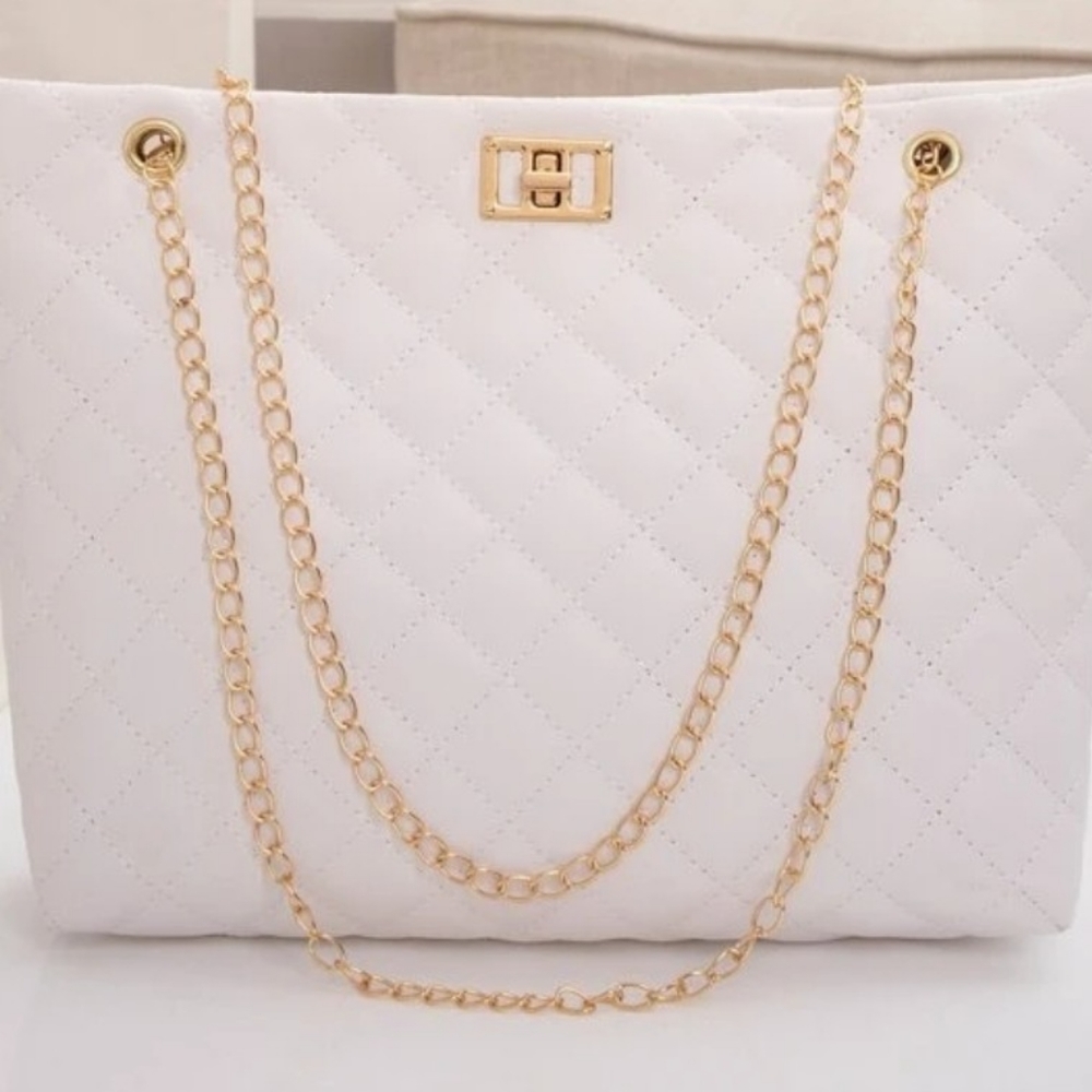 Quilted chain bag
